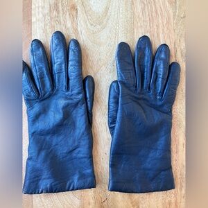 Grandoe leather gloves.  Navy blue, size Small (equal to a 7/7.5)